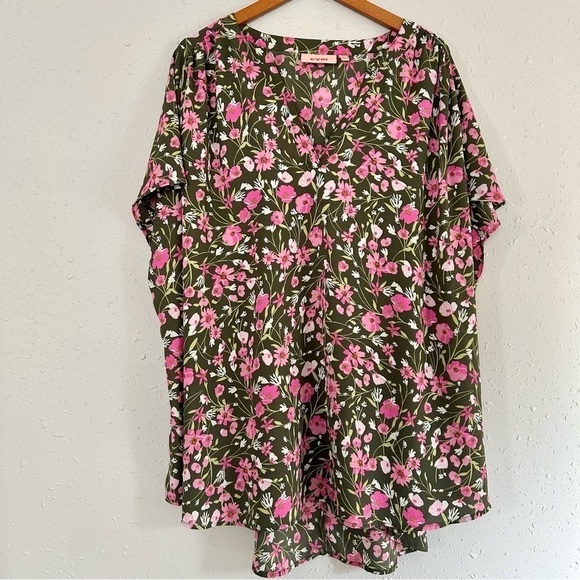 🦋 Evri Green Pink Floral Short Sleeve Blouse 4X - Picture 1 of 8